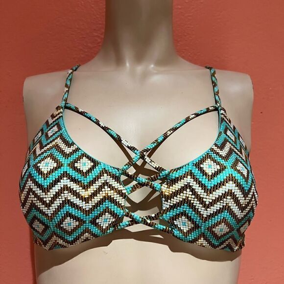 BEACH BUNNY BIKINI SET!!  - Picture 6 of 13